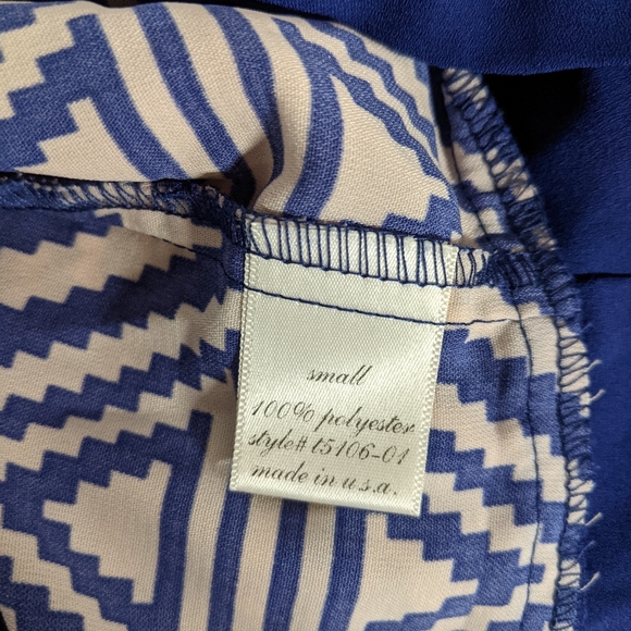 Francesca's Blue Rain Sleeveless Tie-Hem Front Top Blue S - Picture 6 of 9